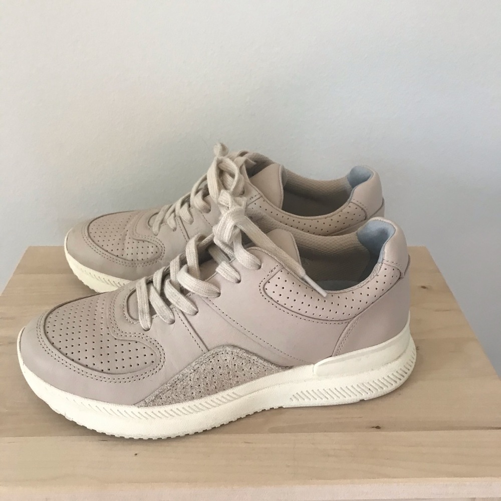 Everlane Tread Sneakers in Sand (sold out online)
